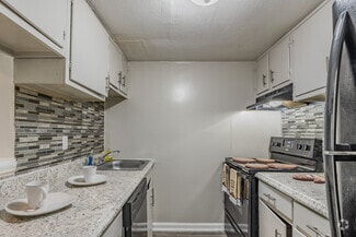 790 Dixon Rd, Jonesboro, GA 30238