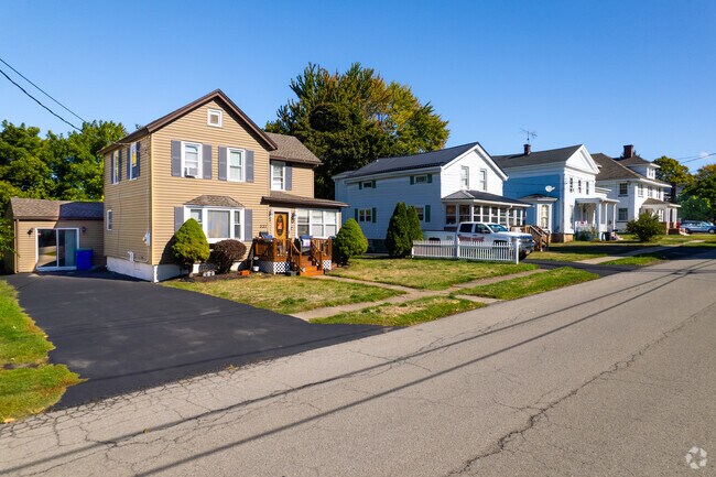 Historic homes can be found throughout Albion Town Orleans.