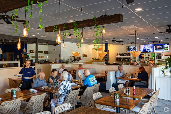 Thee City's Grill is a popular eatery for breakfast and lunch near Lely Country Club.