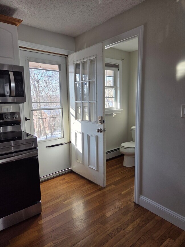 201 Regan Rd, Vernon, CT 06066 - photo 3