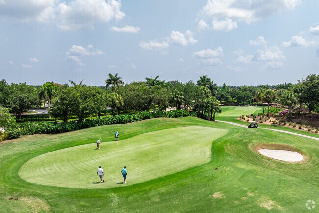 Heritage Bay golfers can play a round with friends in idyllic surroundings.