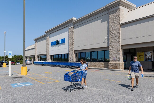 Food Lion in Avon is a popular grocery store for all of your grocery needs in the Outer Banks.
