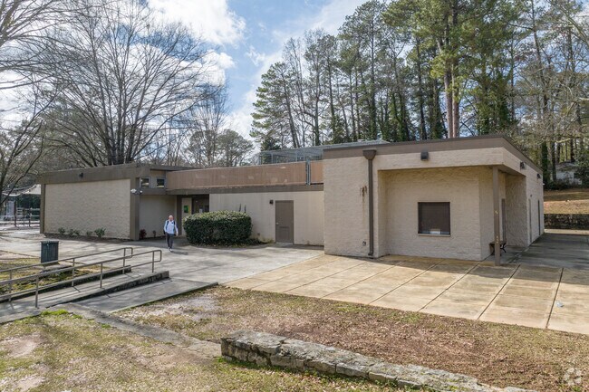 Anthony Flanagan Recreation Center  at West Manor Park is close by for residents to use.
