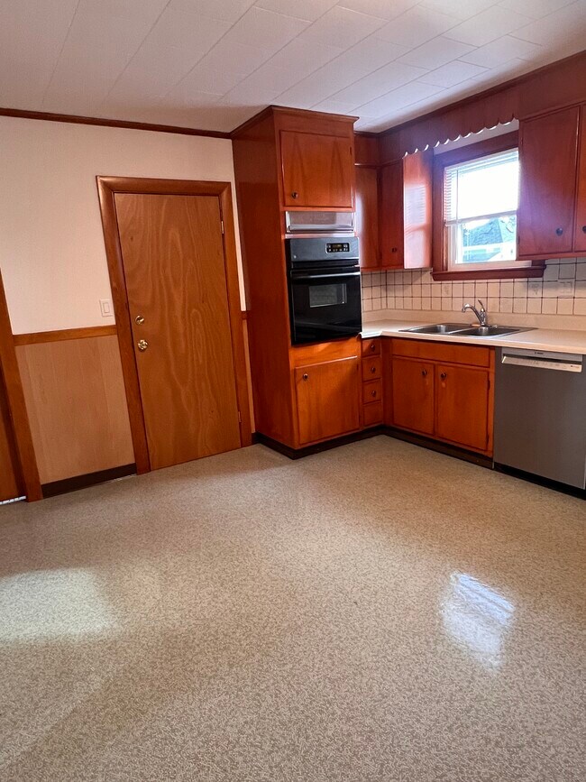 24 Proctor St unit 24 Proctor St., Peabody, MA 01960 - photo 7