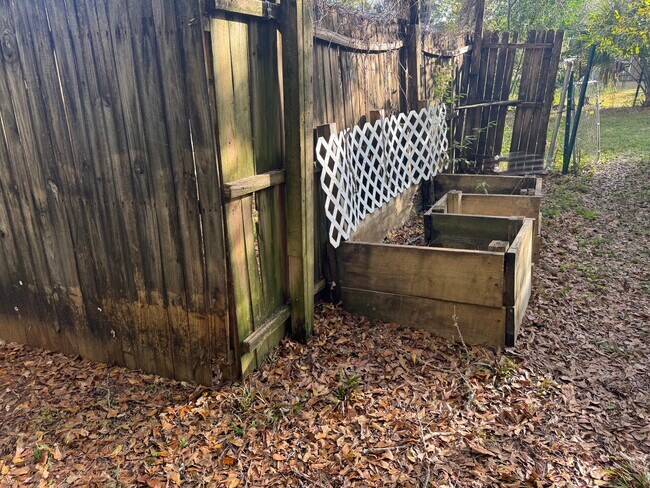 744 California St unit A, Tallahassee, FL 32304 - photo 3