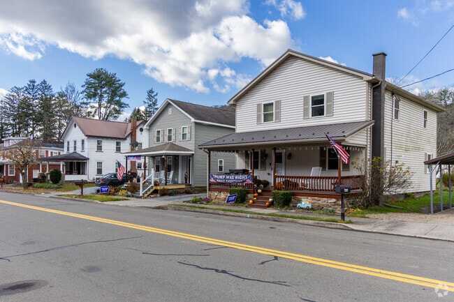 Many of the homes in Anthony are moderately priced.