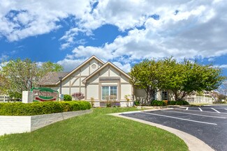 8220 E Oxford Cir, Wichita, KS 67226