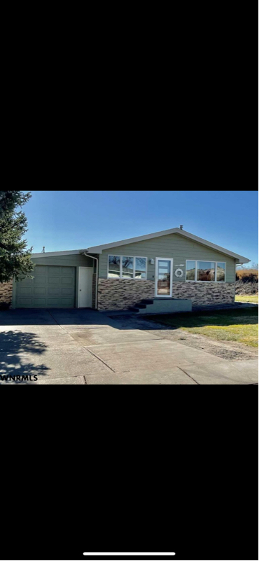 1965 Aspen St, Gering, NE 69341