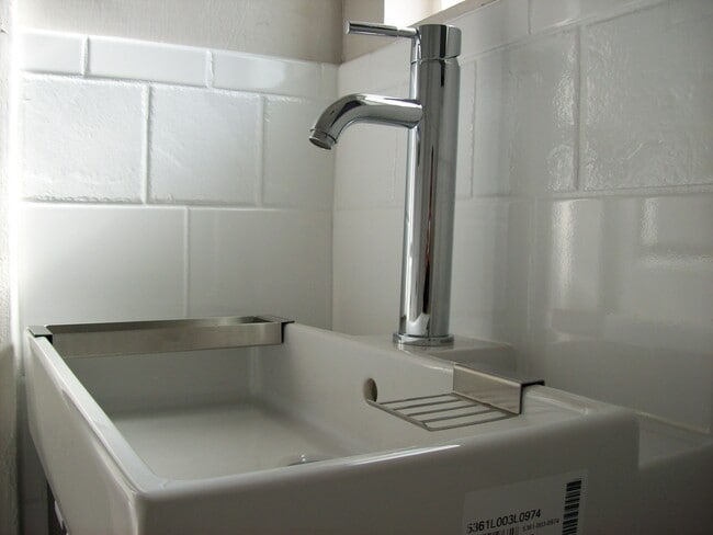 6105 Monterey Rd unit Front, Los Angeles, CA 90042 - photo 6