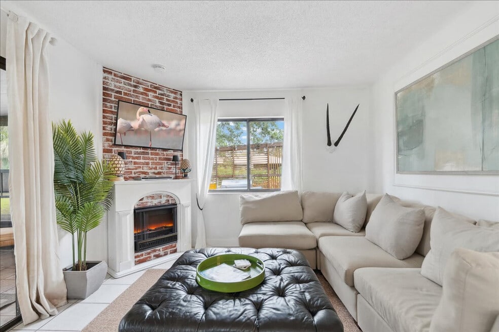 171 Salmon Dr NE unit ID1320148P, Palm Bay, FL 32907 - photo 1