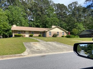 330 Chase Dr, Fayetteville, GA 30214