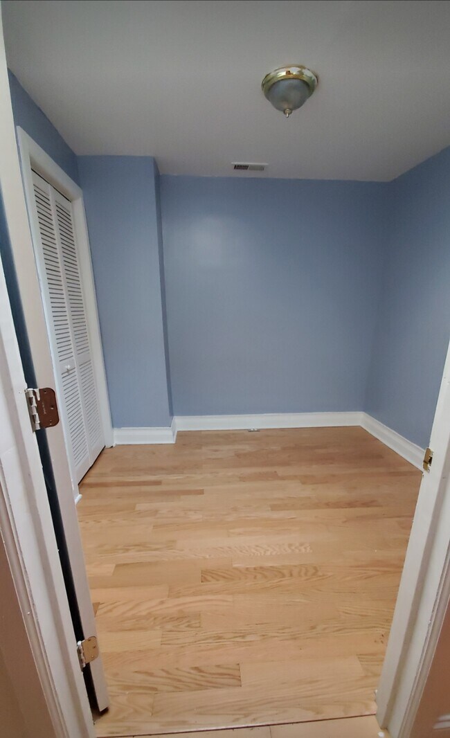 2539 N Howard St, Baltimore, MD 21218 - photo 3