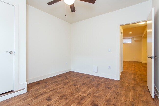 697 W Berks St unit 1, Philadelphia, PA 19122 - photo 4