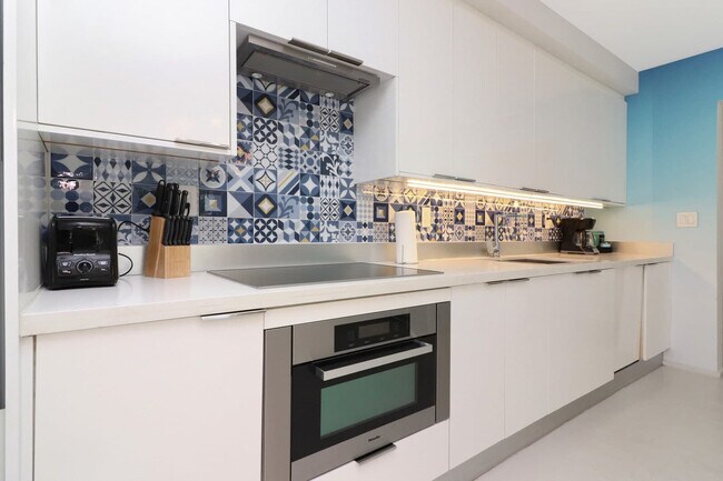 250 Collins Ave unit ID1272095P, Miami Beach, FL 33139 - photo 6