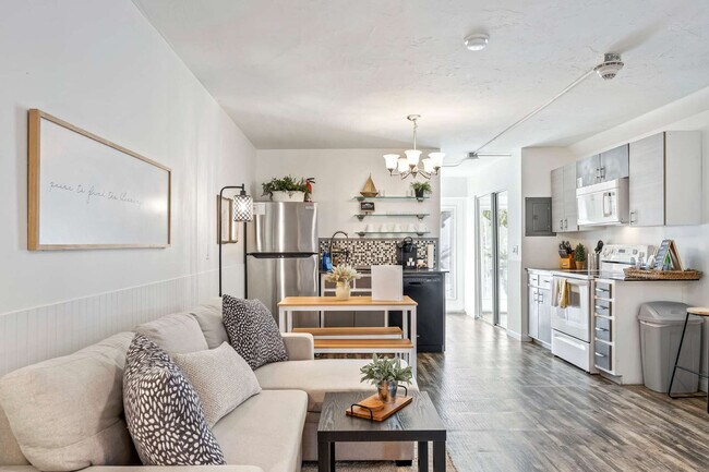 105 NE 3rd St unit ID1044485P, Satellite Beach, FL 32937 - photo 2