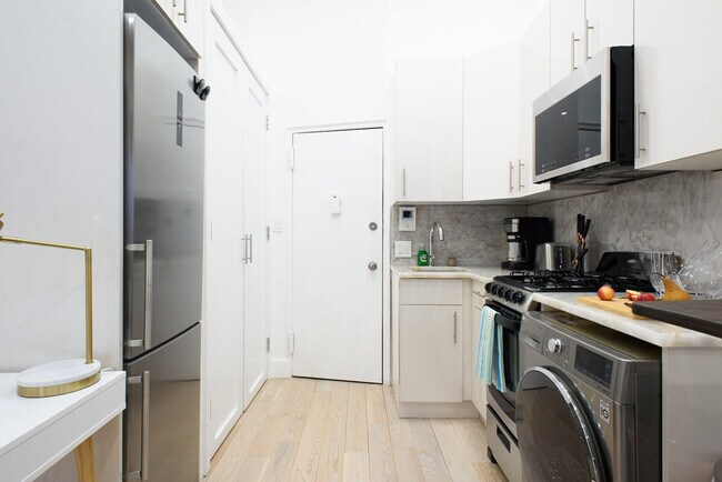 149 E 62nd St unit FL2-ID1021869P, New York, NY 10065 - photo 4