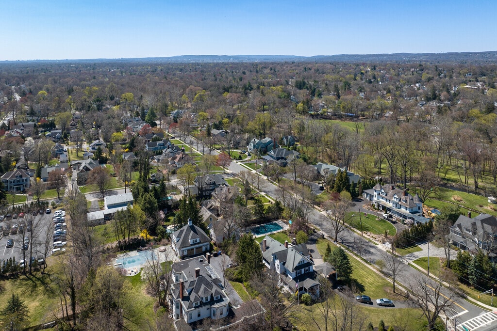 68 Fairmount Rd, Ridgewood, NJ 07450 MLS 24012345