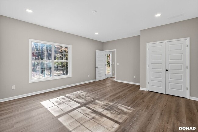 1590 Highland Farm Dr, Suwanee, GA 30024 - photo 2