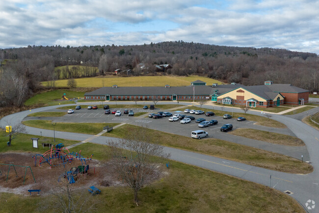 Hardwick Elementary School is located in Hardwick, MA.