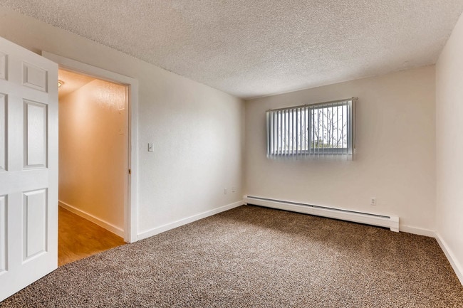 Cherrywood on 7th Avenue, Aurora, CO 80010 - photo 6