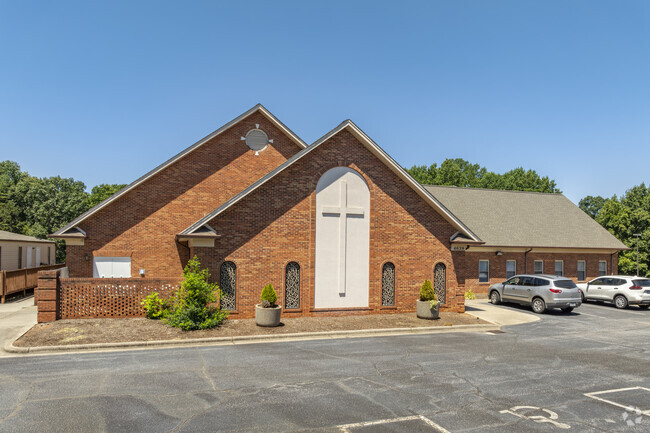 Christian Family Academy is a small school associated with New Life Church in Hickory, NC.
