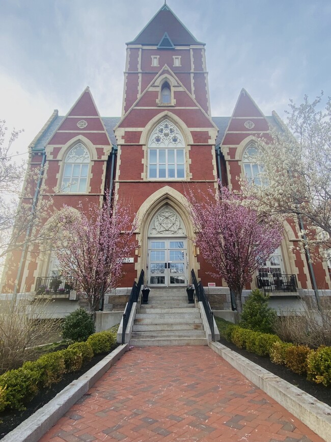 225 Dorchester St Unit 5, Boston, MA 02127
