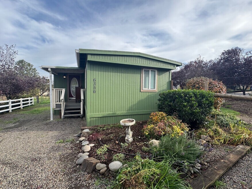 6356 Ventura Ln, Central Point, OR 97502 - photo 1