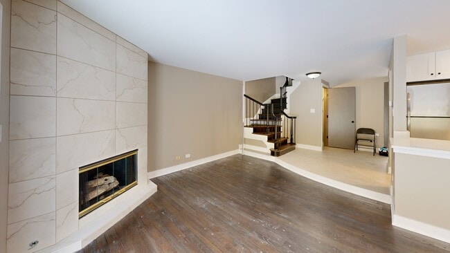 19 Cour Leroux, Palos Hills, IL 60465 - photo 2