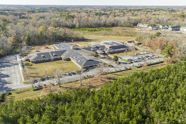 Carrollton Elementary inspires young learners through dynamic, diverse education.