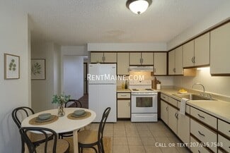 2 Hartley St Unit 7, Lewiston, ME 04240