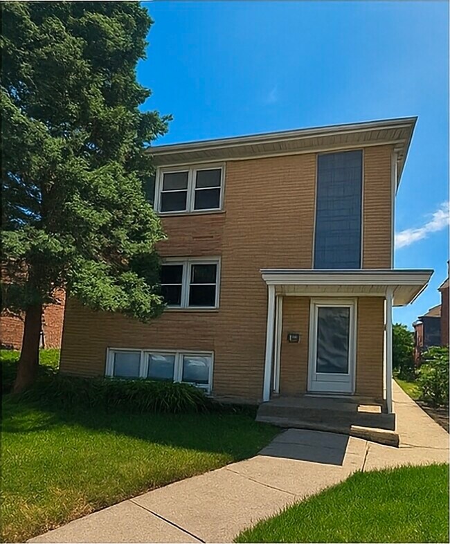 1215 Westchester Blvd Unit 2, Westchester, IL 60154