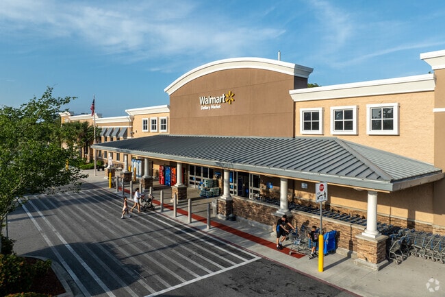 Located right outside of the entrance to Glen Abbey, residents have access to a Walmart Market.
