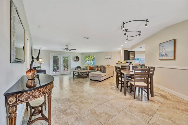 2529 Croton Ave unit ID1366627P, Sarasota, FL 34239 - photo 2