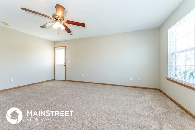 212 Palmer Ct, Pleasant Hill, MO 64080 - photo 4