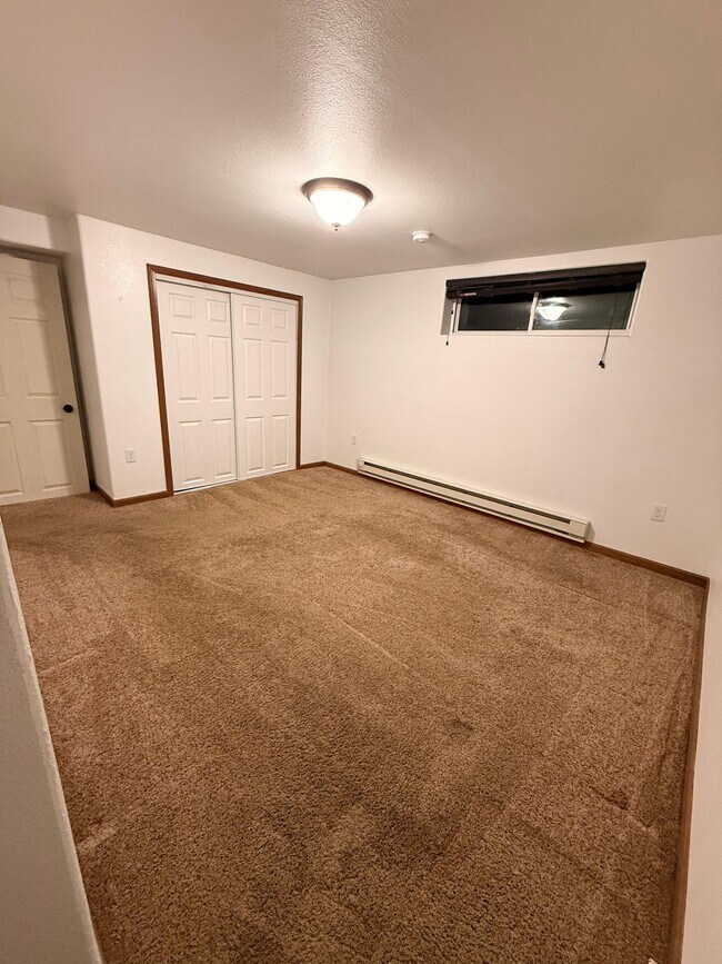 1011 5th Ave SE unit 2, Minot, ND 58701 - photo 7