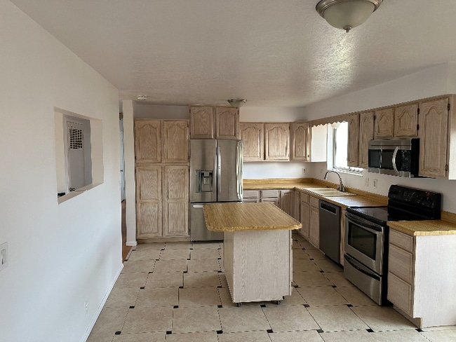 4981 Greentree Way W, Salt Lake City, UT 84129 - photo 7