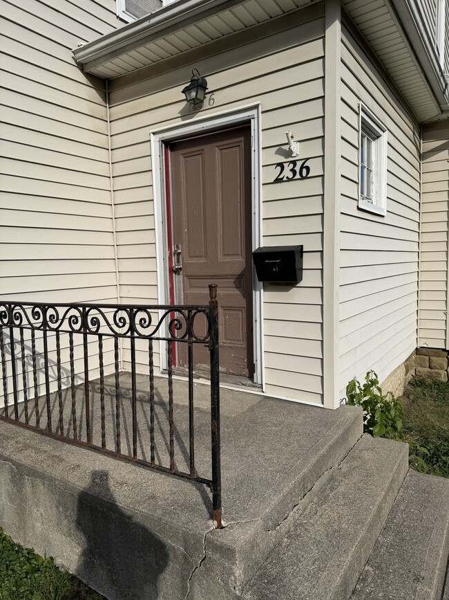 236 Woods Ave Unit A, Newark, OH 43055