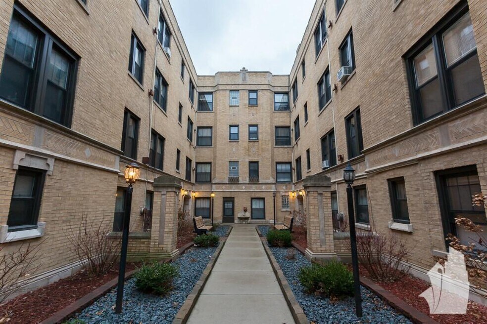 2851 N Orchard St unit 36, Chicago, IL 60657 - photo 1