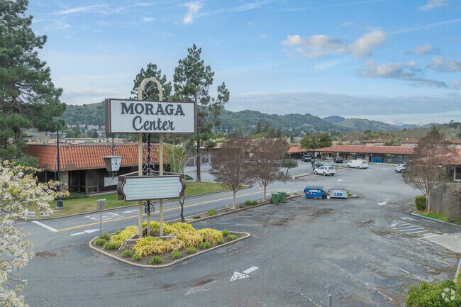 Morga Center is the nearest shopping center for Del Rey residents.