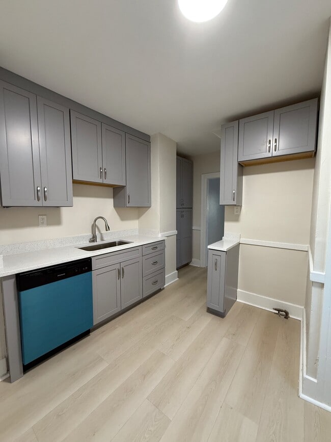 5075 Somerset Ave unit floor 1, Detroit, MI 48224 - photo 6