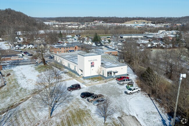 38 students attend Hillview Academy in grades 1 - 12.
