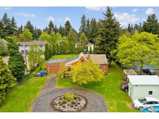 17609 SE Stark St, Portland, OR 97233