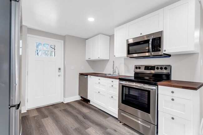 1050 Tilden St NW unit C, Atlanta, GA 30318 - photo 5