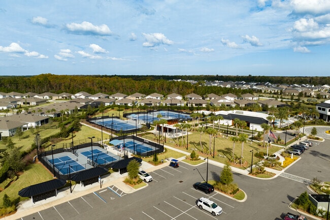 Del Webb, an eTown community, offers resort-style amenities.