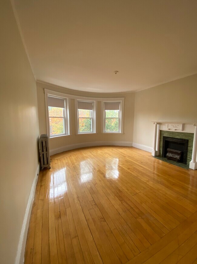 1821 Beacon St unit 411, Brookline, MA 02445 - photo 5