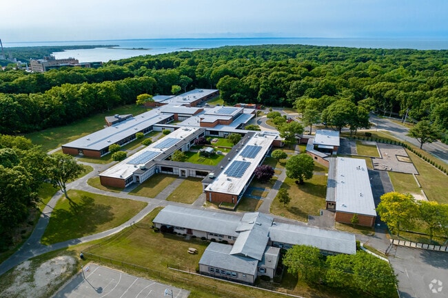 Edna Louise Spear is a highly rated Elementary School in Port Jefferson.