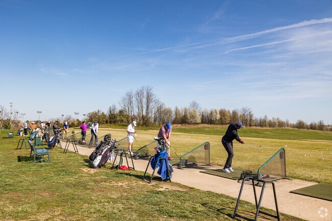 Laurel Hill Golf Club is located in Crosspointe.