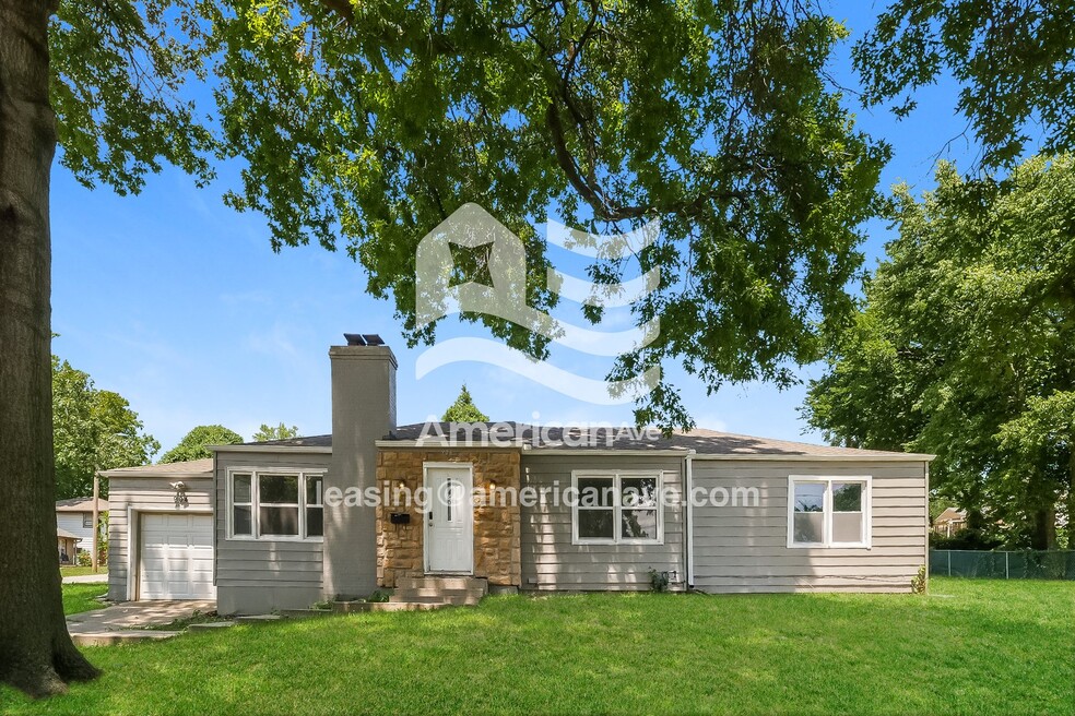 904 E 84th Terrace, Kansas City, MO 64131 - photo 1