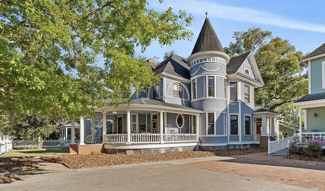 205 SE 7th St unit ID1359102P, Gainesville, FL 32601 - photo 6