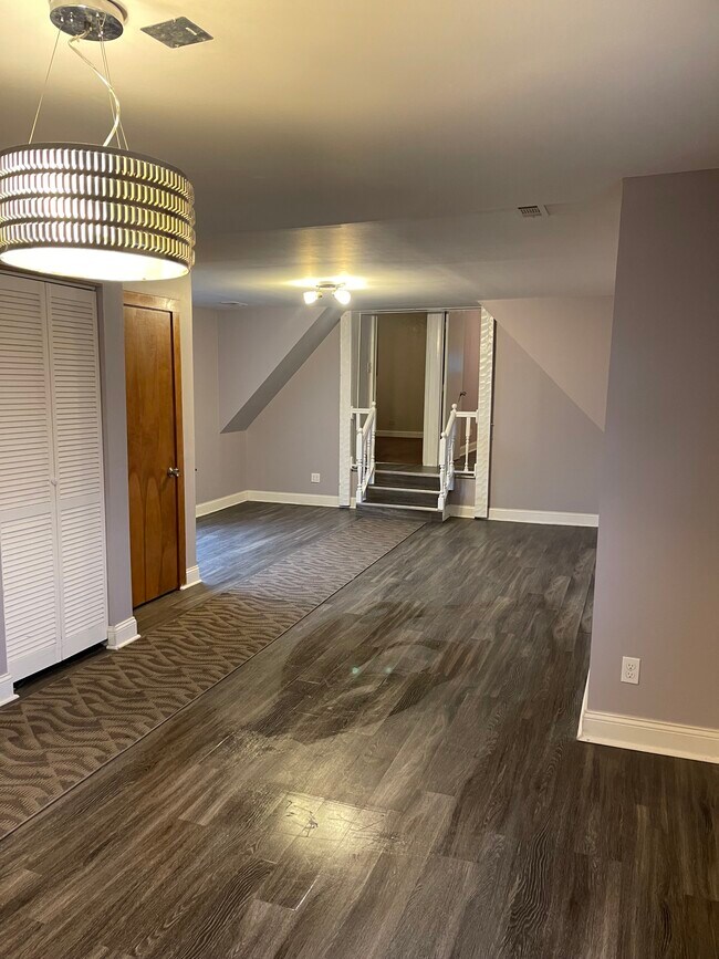 2913 N Narragansett Ave unit 3BR 2Fl, Chicago, IL 60634 - photo 5